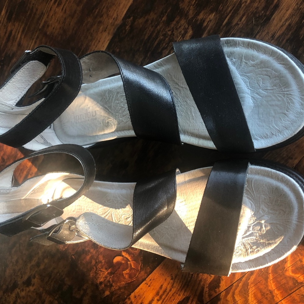 JAMBU Cafe May 9.5M Sandals